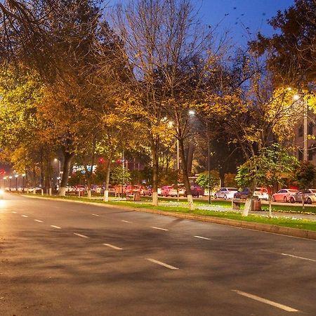 Metro Aybek Center Of Tashkent Comfort 1 Bedroom And Hall Exteriör bild